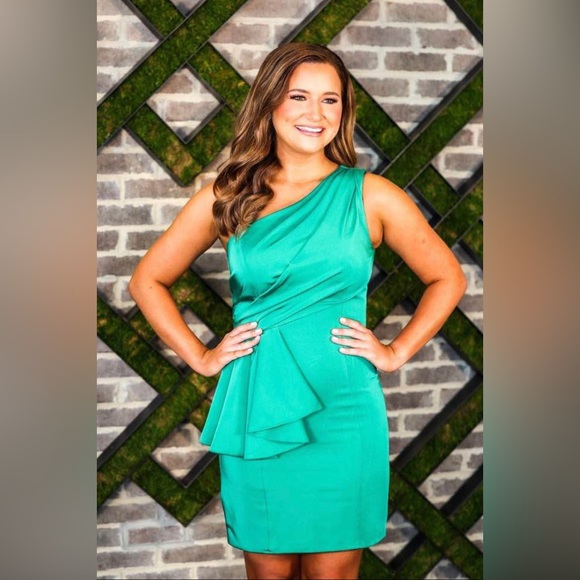 ASHLEYLauren Dresses & Skirts - ASHLEYLauren custom cocktail interview dress